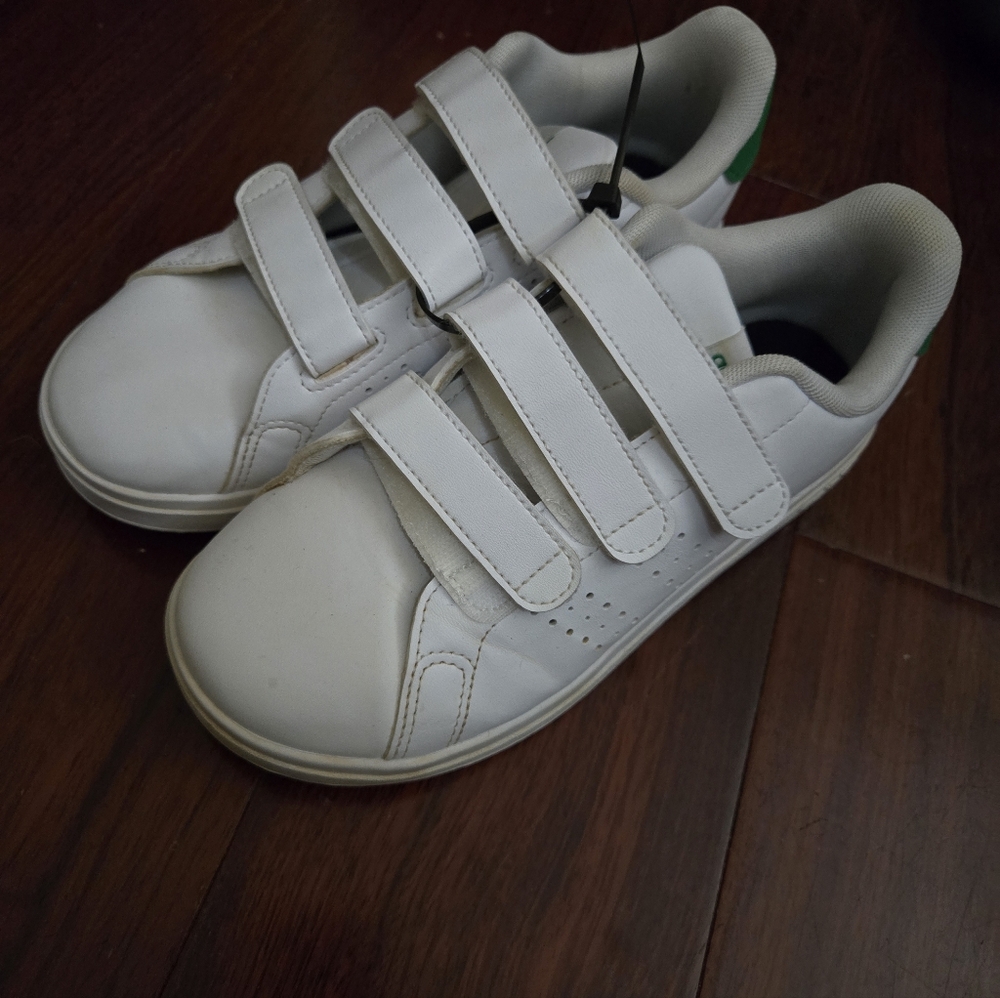 Used Kids White Velcro Sneakers with Green Accent Size 3